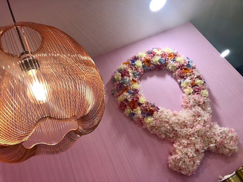 Churro Floral Wall with Lamp